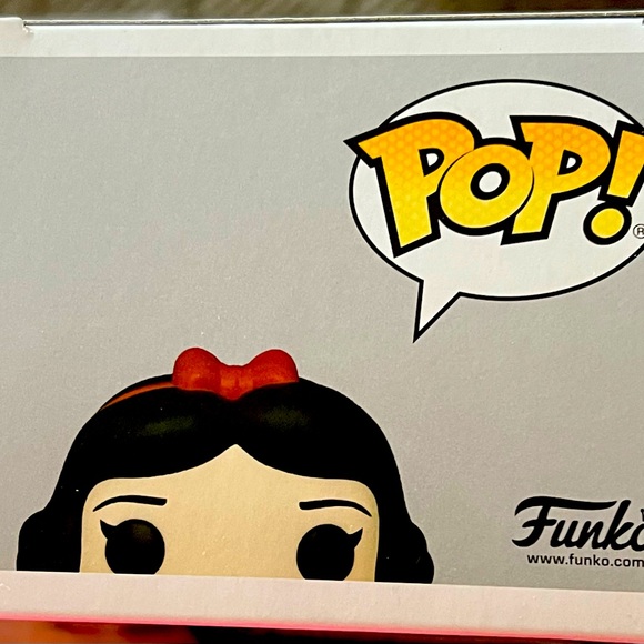 COPY - Brand New Never Opened Funko POP #1019 Disney Princess Snow White Funko … - Picture 4 of 4